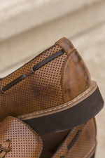 Pantofi maro cu ciucure-MF929C